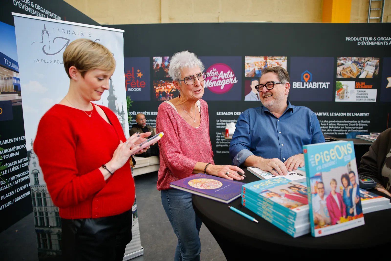 Un stand de librairie au Salon des Arts Ménagers